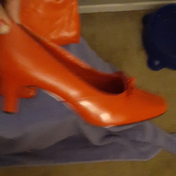 Set - Picture 3 of 4